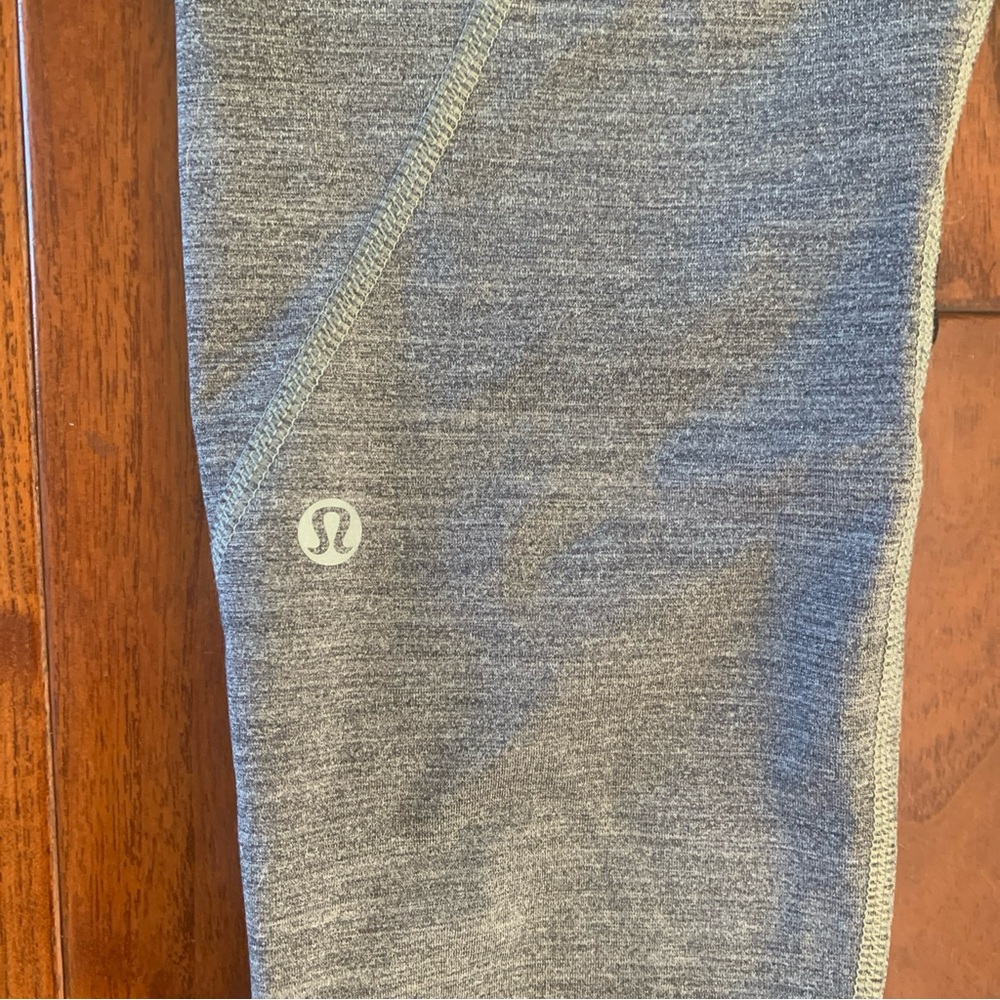 Lululemon Women's Inspire Tight II Gray/Black Size 8 Leggings Mesh Zip Pockets - Picture 8 of 10